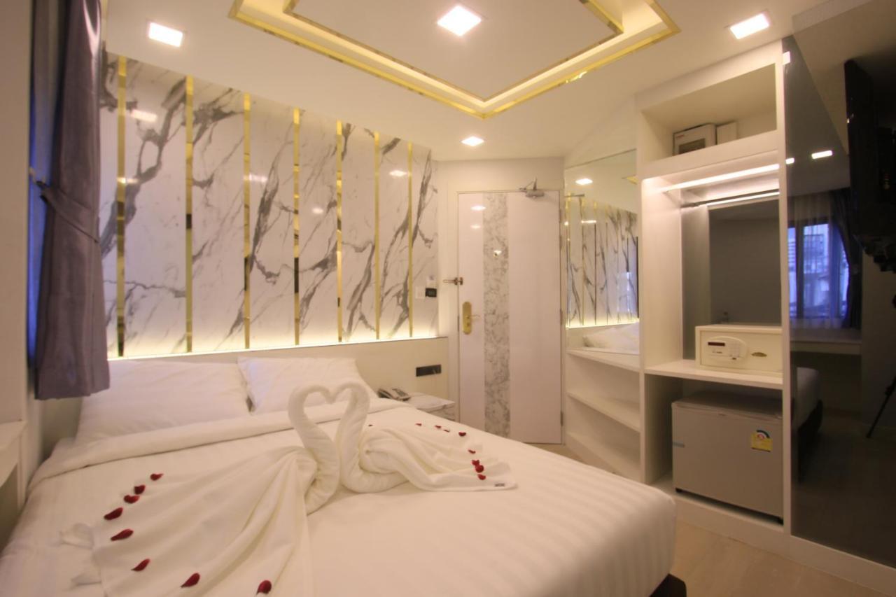 Pratunam Atrium Hotel Бангкок Екстер'єр фото