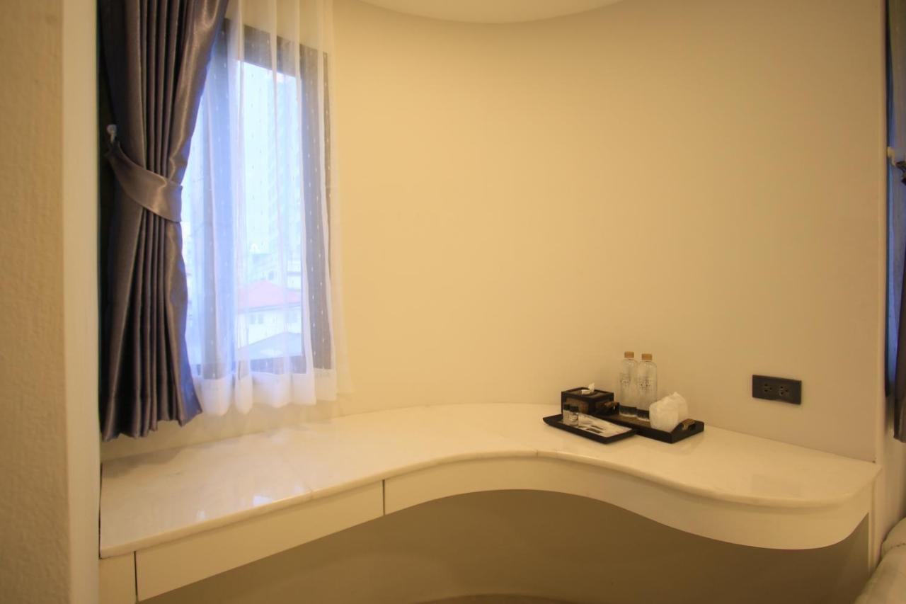 Pratunam Atrium Hotel Бангкок Екстер'єр фото