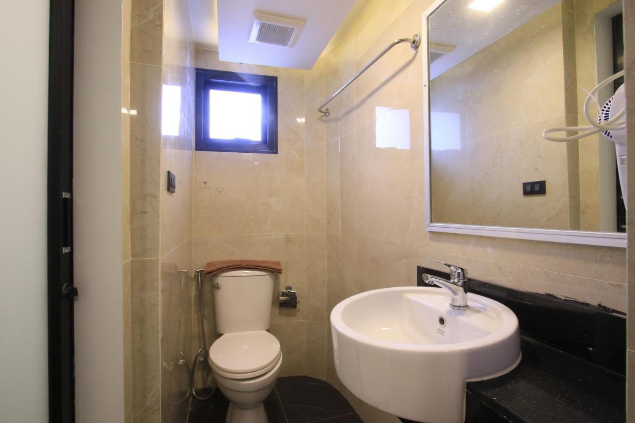 Pratunam Atrium Hotel Бангкок Екстер'єр фото
