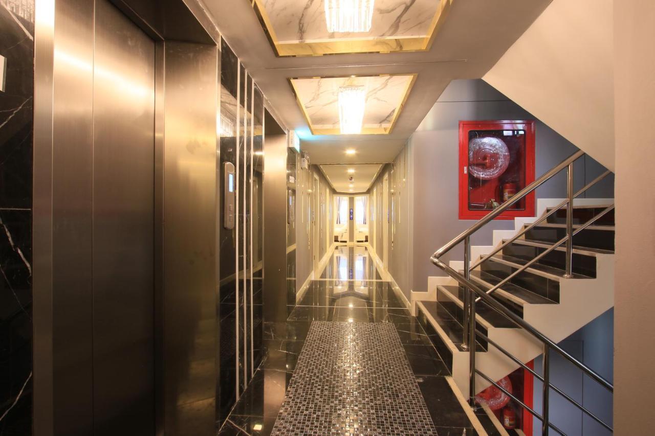 Pratunam Atrium Hotel Бангкок Екстер'єр фото