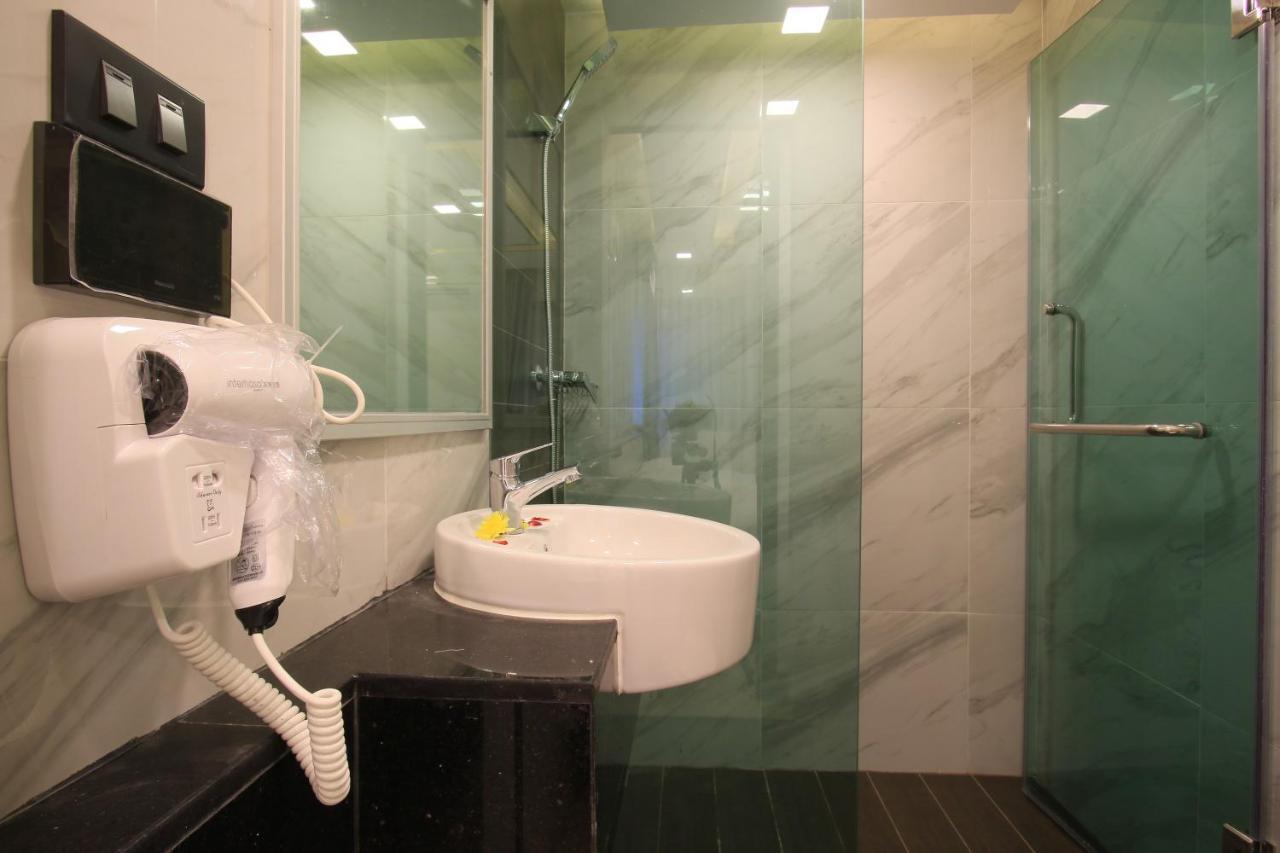 Pratunam Atrium Hotel Бангкок Екстер'єр фото