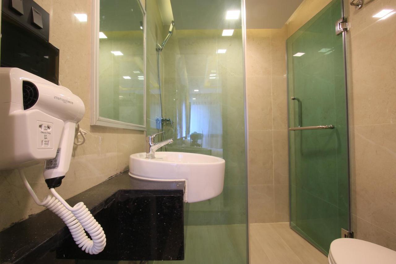 Pratunam Atrium Hotel Бангкок Екстер'єр фото