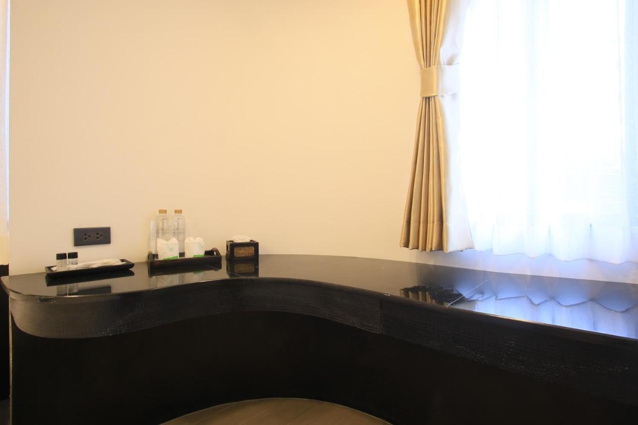 Pratunam Atrium Hotel Бангкок Екстер'єр фото